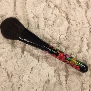 MAC Fruity Juicy LE 126 SE